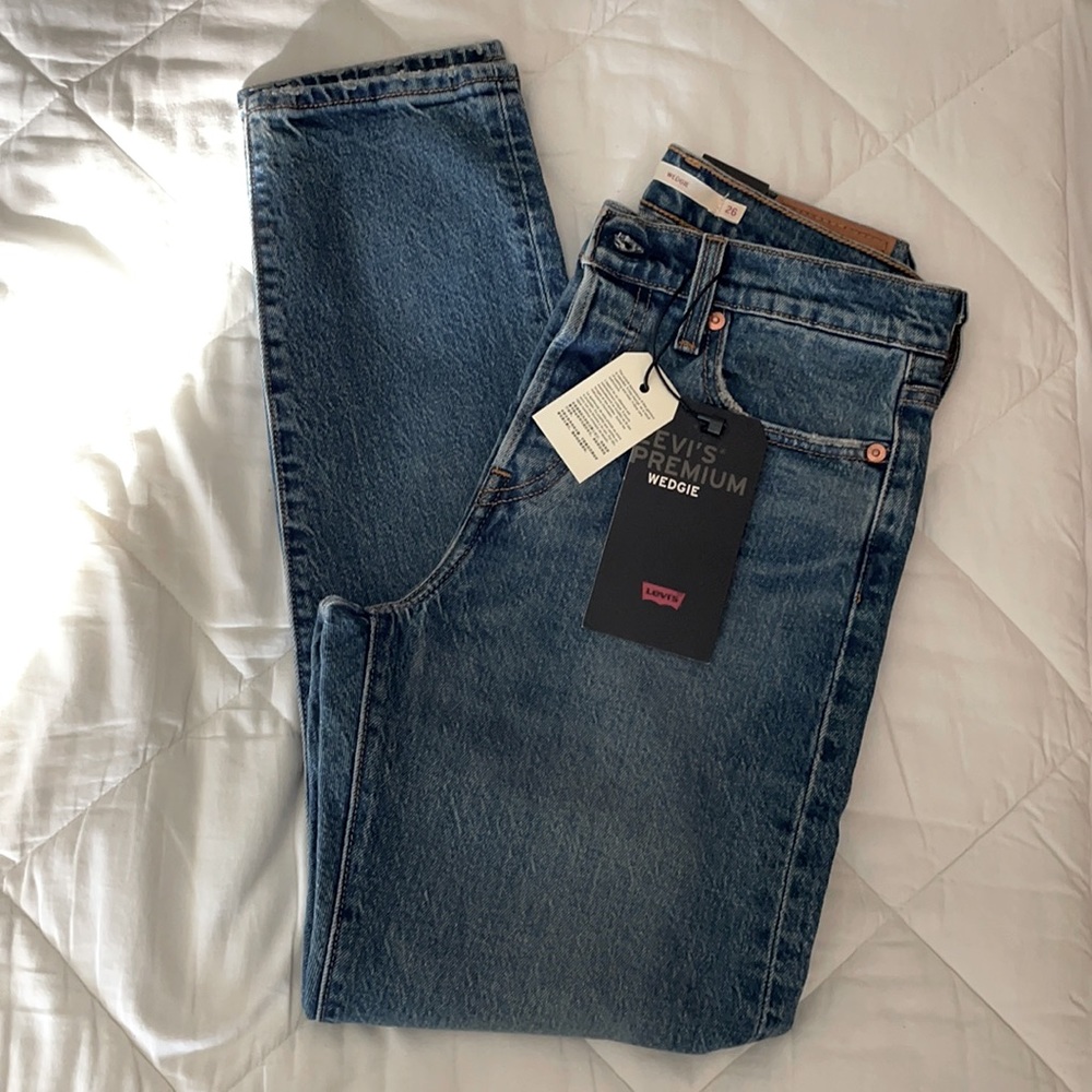 Levi’s Wedgie 26